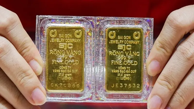 Giá vàng giảm gần 1 triệu đồng/lượng